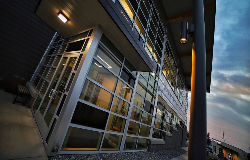 Glass Repair in Pocatello: Signs of Damage & Finding a Local Service